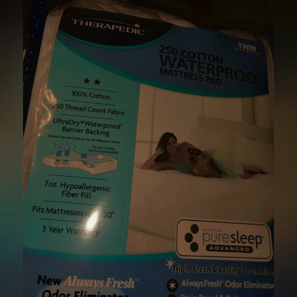 Twin size Waterproof Mattress Pad by Therapedic New never opened 20